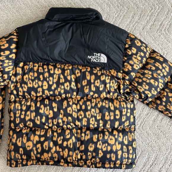 The North Face Puffer
Leopard Print 1996 Retro Jacket
Women’s Medium - Picture 3 of 10